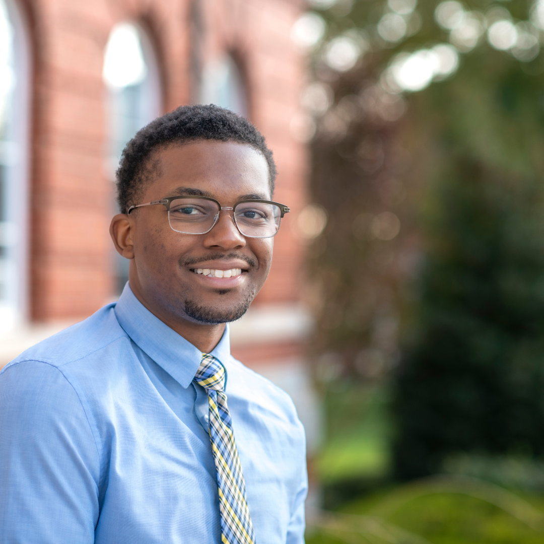 Tyler Evans headshot
