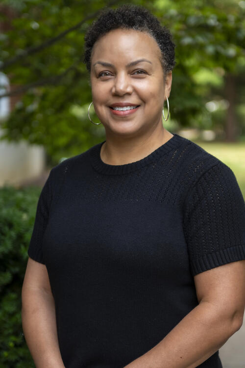 Denise Headshot