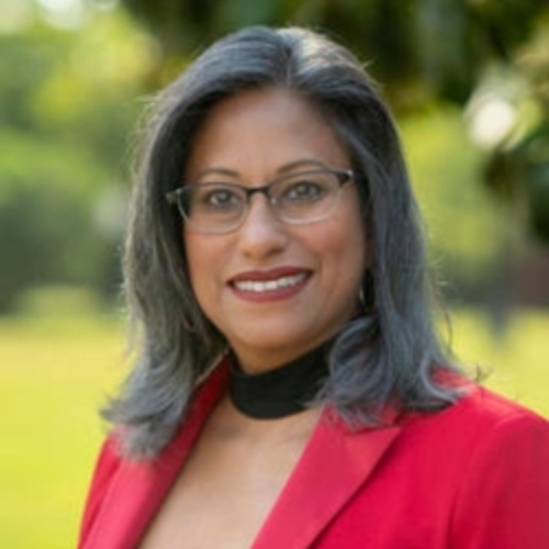 headshot of evelyn nieves