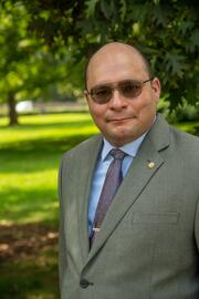 about-enien headshot