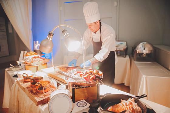 Carving station