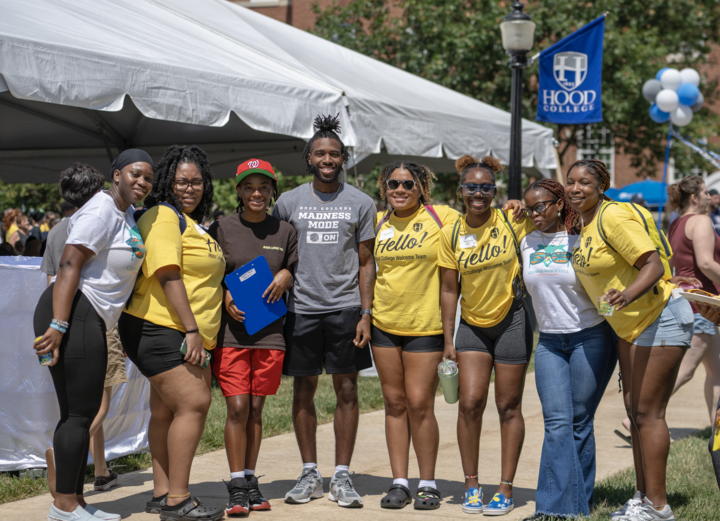 Students at move-in