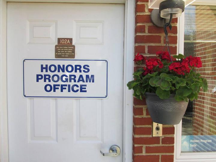 honors door geranium
