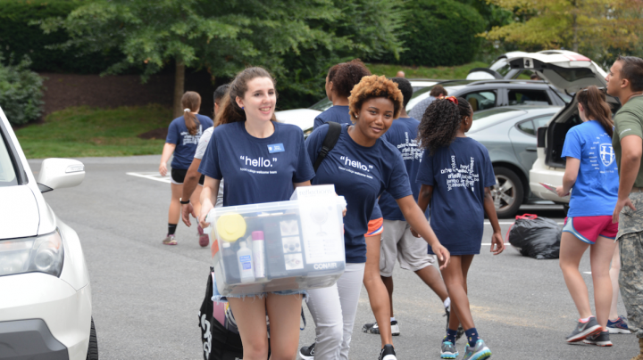 Students on move-in day. 